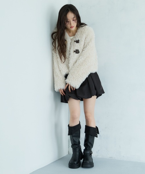 archives（アルシーヴ）の「フロントビットプードルファーコート（ダッフルコート・レディース・モカ/アイボリー・MEDIUM）」の11枚目の写真