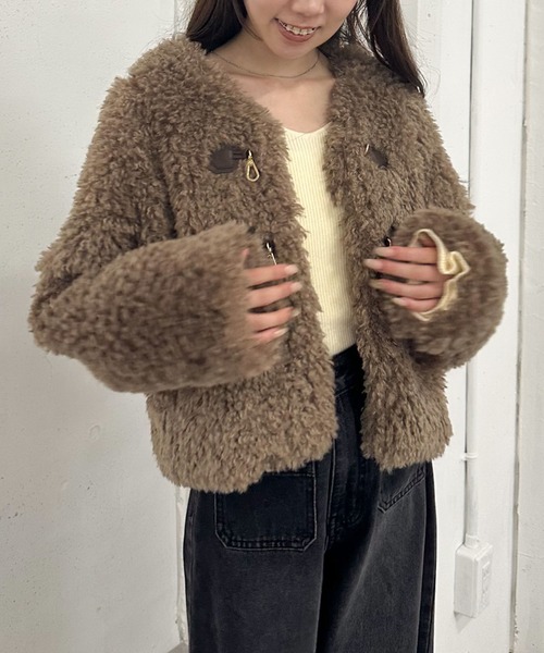 archives（アルシーヴ）の「フロントビットプードルファーコート（ダッフルコート・レディース・モカ/アイボリー・MEDIUM）」の15枚目の写真