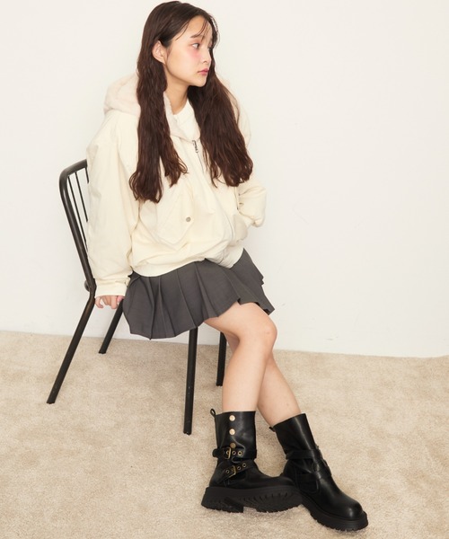 Nadana（ナダナ）の「プリーツミニスカート（スカート・レディース・チャコールグレー/ネイビー・FREE）」の4枚目の写真