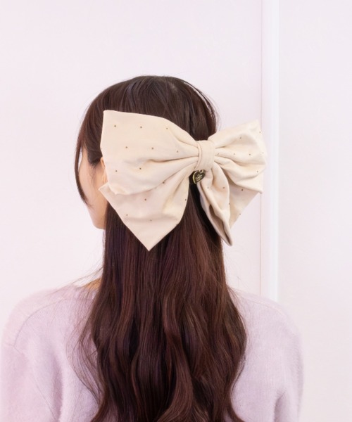 LAFARY(ラファリー)の「ゴールドスタッズリボンバレッタ(バレッタ/ヘアクリップ・レディース・ブラック/ピンク/ベージュ・FREE)」の3枚目の写真