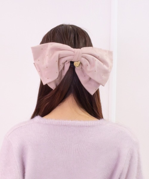 LAFARY(ラファリー)の「ゴールドスタッズリボンバレッタ(バレッタ/ヘアクリップ・レディース・ブラック/ピンク/ベージュ・FREE)」の1枚目の写真