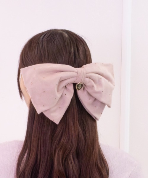 LAFARY(ラファリー)の「ゴールドスタッズリボンバレッタ(バレッタ/ヘアクリップ・レディース・ブラック/ピンク/ベージュ・FREE)」の7枚目の写真