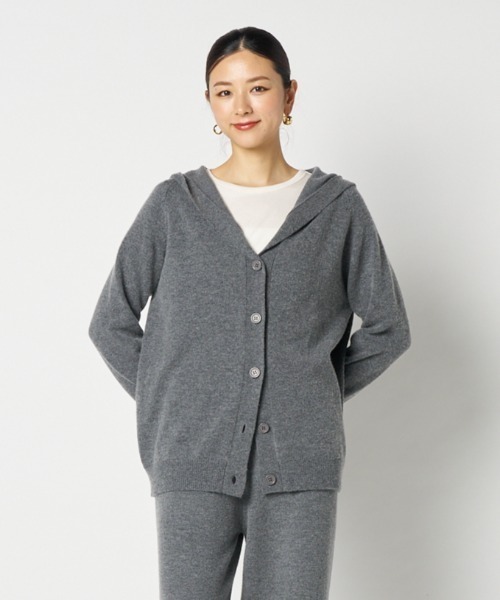HELIOPOLE（エリオポール）の「KNIT HOODIE CARDIGAN（ニット/セーター・レディース・ダークブラウン/アイボリー/グレー・38）」の3枚目の写真
