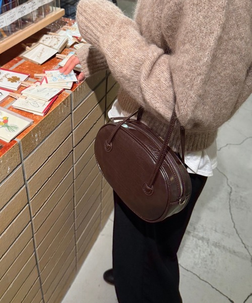 EFOLE(エフォル)の「【ZOZO限定】2way croco mini boston / 2wayクロコミニボストン(ショルダーバッグ・レディース・ブラウン/ブラック・FREE)」の1枚目の写真