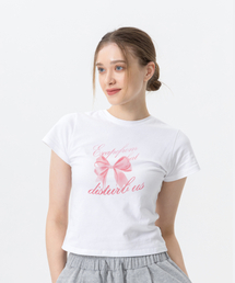 ピンクリボンイラストプリントスリムフィット半袖Tシャツホワイト