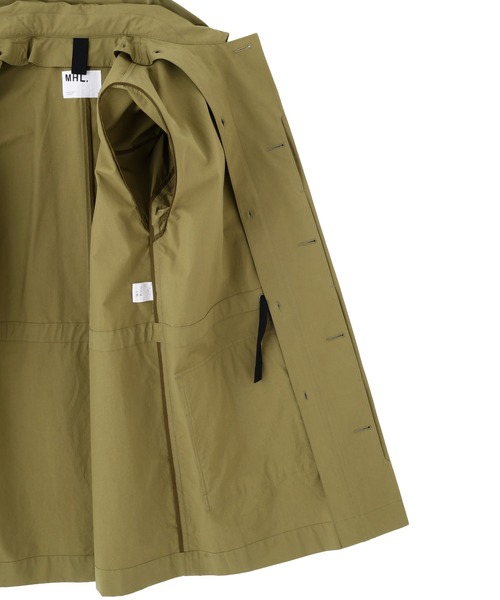 MHL.（エムエイチエル）の「BRUSHED COTTON CANVAS（ダウンジャケット/コート・メンズ・カーキ/チャコール・SMALL/MEDIUM/LARGE）」の4枚目の写真