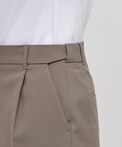 MUSINSA STANDARD WOMAN（ムシンサスタンダードウーマン）の「レディース軽量隠しバンディングハーフスラックス【ダスティベージュ】（スラックス・レディース・その他・32/30/31/24/25/26/27）」の5枚目の写真