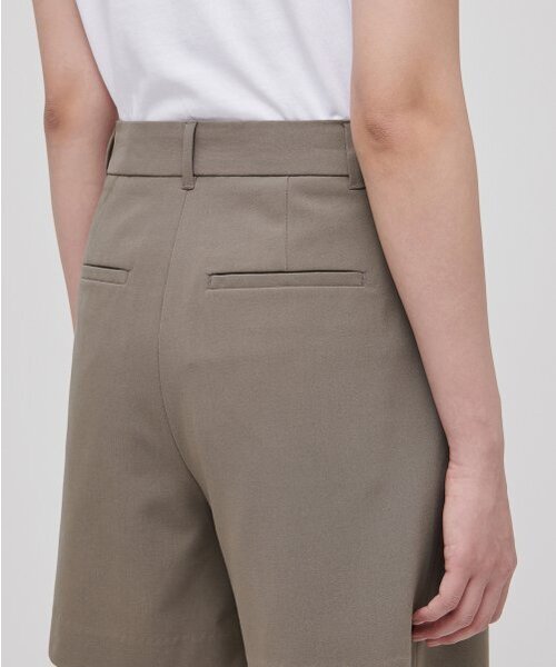 MUSINSA STANDARD WOMAN（ムシンサスタンダードウーマン）の「レディース軽量隠しバンディングハーフスラックス【ダスティベージュ】（スラックス・レディース・その他・32/30/31/24/25/26/27）」の7枚目の写真