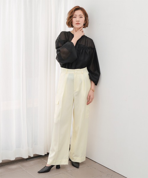 UR'S（ユアーズ）の「センタープレスカーゴワイドパンツ（その他パンツ・レディース・オフホワイト/ブラック/ネイビー・L/M/S）」の2枚目の写真