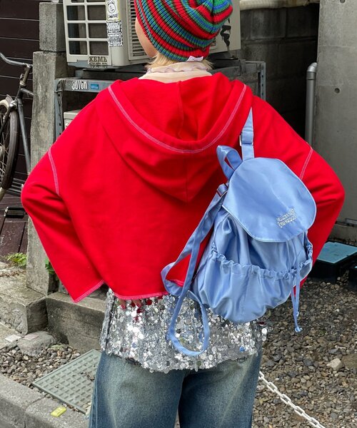 HELLO.SANFRANCISCO（ハローサンフランシスコ）の「【HELLO.SANFRANCISCO/ハローサンフランシスコ】ロゴ刺繍サテンリュックサック（バックパック/リュック・レディース・ピンク/シルバー/ブルー・ONE SIZE）」の6枚目の写真