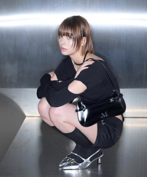 MUCENT（ムセント）の「エレンベルトストラップレザーショルダーバッグ 男女共用（ショルダーバッグ・レディース・ブラック・FREE）」の2枚目の写真