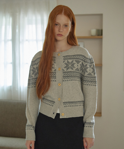YUPPE(ヨッペ)の「TRIANGLE CARDIGAN_GRAY(カーディガン/ボレロ・レディース・その他・FREE)」の2枚目の写真