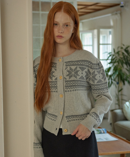 YUPPE(ヨッペ)の「TRIANGLE CARDIGAN_GRAY(カーディガン/ボレロ・レディース・その他・FREE)」の3枚目の写真