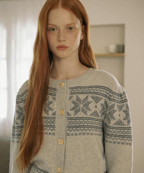 YUPPE(ヨッペ)の「TRIANGLE CARDIGAN_GRAY(カーディガン/ボレロ・レディース・その他・FREE)」の4枚目の写真
