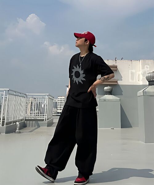S'EST(エスイーエスティー)の「Solaris T-shirts Black(Tシャツ/カットソー・メンズ・ブラック・SMALL/MEDIUM/LARGE/X-LARGE)」の5枚目の写真