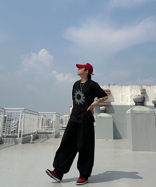 S'EST(エスイーエスティー)の「Solaris T-shirts Black(Tシャツ/カットソー・メンズ・ブラック・SMALL/MEDIUM/LARGE/X-LARGE)」の2枚目の写真