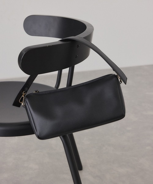 ADAM ET ROPE'（アダムエロペ）の「スプリットレザートップハンドルバッグ（ハンドバッグ・レディース・オフホワイト/ブラック・FREE）」の3枚目の写真