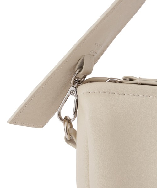 ADAM ET ROPE'（アダムエロペ）の「スプリットレザートップハンドルバッグ（ハンドバッグ・レディース・オフホワイト/ブラック・FREE）」の14枚目の写真