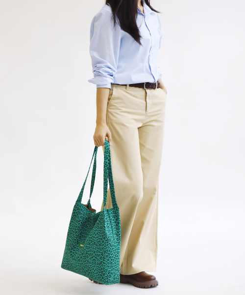 GREEN STUFF（グリーンスタッフ）の「boxy bag 53 - leopard green（エコバッグ/サブバッグ・レディース・その他・FREE）」の6枚目の写真