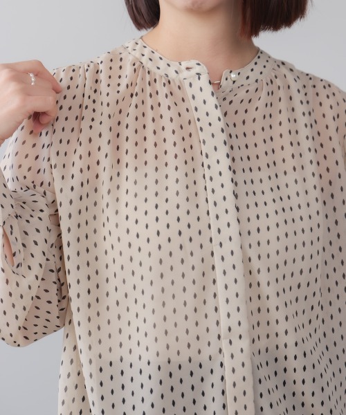 Bou Jeloud（ブージュルード）の「パターンシフォンブラウス（シャツ/ブラウス・レディース・アイボリー/ブラック・38）」の4枚目の写真