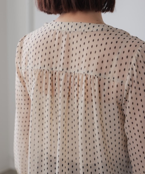 Bou Jeloud（ブージュルード）の「パターンシフォンブラウス（シャツ/ブラウス・レディース・アイボリー/ブラック・38）」の13枚目の写真
