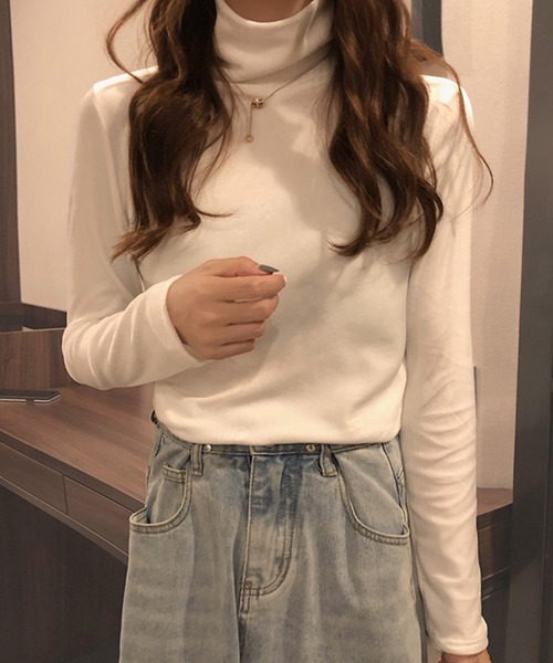 by LEGNA(バイレグナ)の「ベロアハイネックカットソー(Tシャツ/カットソー・レディース・グレー/ダークグリーン/ゴールド/ブラック/レッド/ホワイト・LARGE/MEDIUM/X-LARGE)」の14枚目の写真