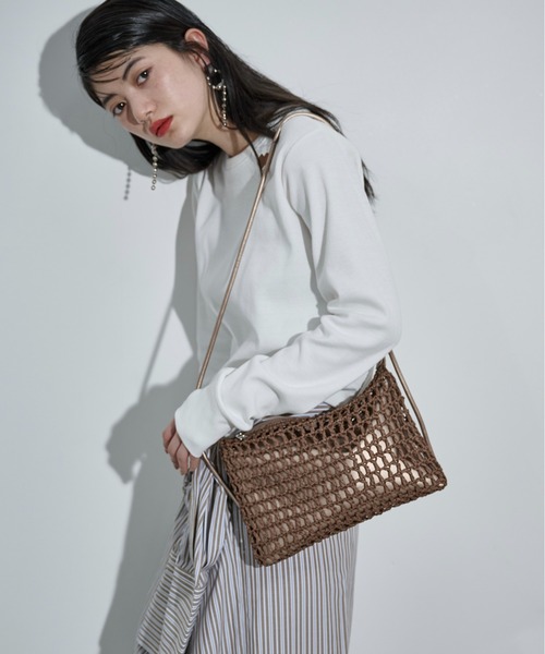 THE YOn（ザヨン）の「チェーンストラップ雑材メッシュバッグ（ハンドバッグ・レディース・ナチュラル/レッド/ブラウン・FREE）」の15枚目の写真