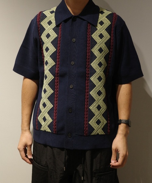 TOGA VIRILIS(トーガ ビリリース)の「TOGA VIRILIS Stripe knit polo shirt(ニット/セーター・メンズ・ネイビー・46)」の1枚目の写真