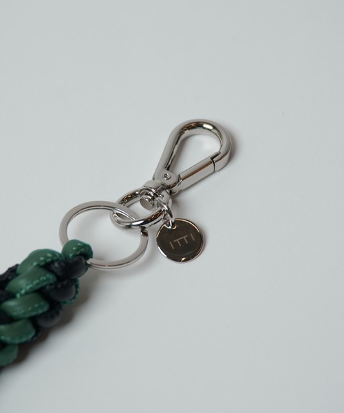 ITTI（イッチ）の「【ITTI】CRISTY FOLD KNOT CHARM / STCOW（キーホルダー・メンズ・ブラック/グレー系その他・FREE）」の3枚目の写真