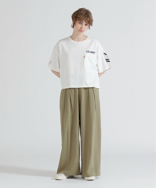 AVIREX(アヴィレックス)の「DESIGN BELT TUCK DETAIL PANTS(その他パンツ・レディース・ブラック/オリーブ/レンガ・F)」の11枚目の写真