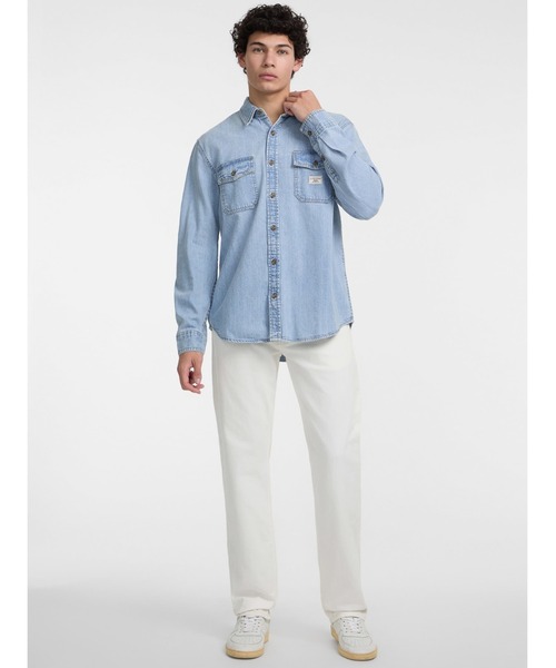 GUESS JEANS（ゲスジーンズ）の「GUESS JEANS Regular Long Sleeves Denim Shirt 長袖シャツ（シャツ/ブラウス・メンズ・ライトインディゴブルー・X-LARGE/LARGE/MEDIUM/SMALL）」の8枚目の写真