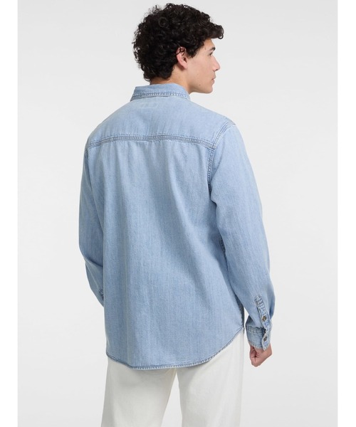 GUESS JEANS（ゲスジーンズ）の「GUESS JEANS Regular Long Sleeves Denim Shirt 長袖シャツ（シャツ/ブラウス・メンズ・ライトインディゴブルー・X-LARGE/LARGE/MEDIUM/SMALL）」の6枚目の写真