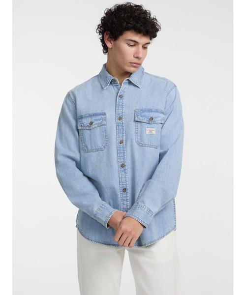 GUESS JEANS（ゲスジーンズ）の「GUESS JEANS Regular Long Sleeves Denim Shirt 長袖シャツ（シャツ/ブラウス・メンズ・ライトインディゴブルー・X-LARGE/LARGE/MEDIUM/SMALL）」の4枚目の写真