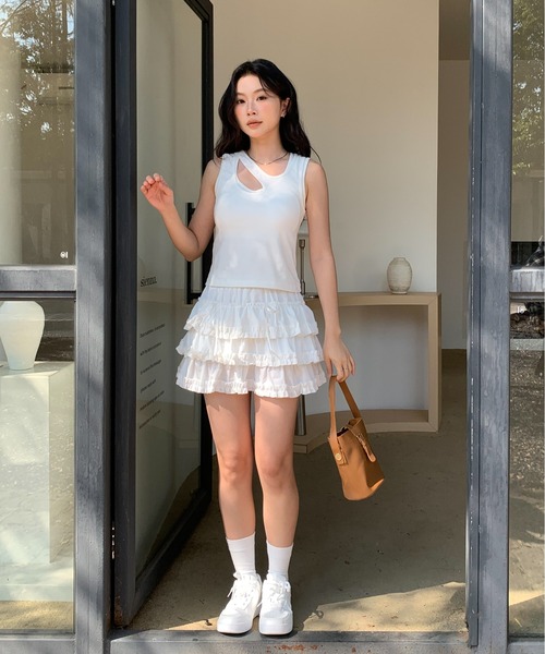 Siel(シエル)の「カットアウトレイヤードタンクトップ(タンクトップ・レディース・ネイビー/ホワイト/ブラウン/ブラック/グレー・FREE)」の19枚目の写真