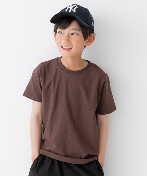 chil2(チルツー)の「綿100% 無地 半袖Tシャツ(Tシャツ/カットソー・キッズ・ブラック/スモークピンク/チャコールグレー/クリーム/ブルー/ミント/ネイビー/イエロー/ホワイト/レッド/カーキ/ベージュ/ブラウン/オートミール/グレイッシュブルー/オレンジ/ラベンダー/サックスブルー/ライトイエロー/グリーン・80cm/90cm/100cm/110cm/120cm/130cm/140cm/150cm/160cm)」の4枚目の写真