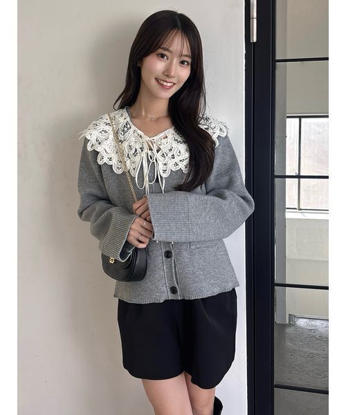 SNIDEL(スナイデル)の「バテンレースカラーニットカーディガン(カーディガン/ボレロ・レディース・グレー/オフホワイト/その他・F)」の3枚目の写真