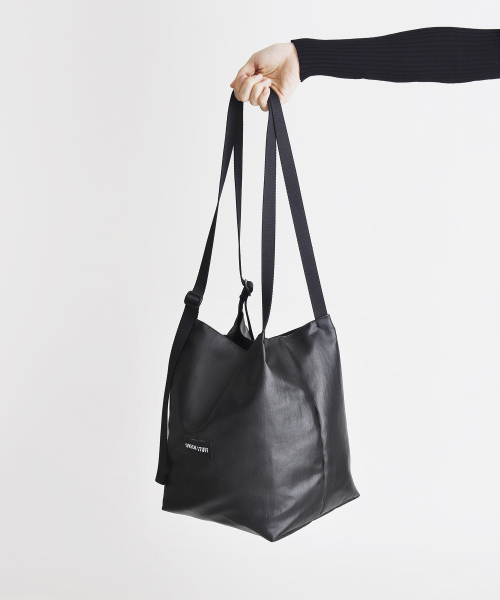 GREEN STUFF（グリーンスタッフ）の「doer bag 69 - matte stone black M（ショルダーバッグ・レディース・その他・FREE）」の9枚目の写真