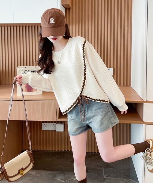 Flugge(フラッジー)の「編みデザインプルオーバー(その他トップス・レディース・アイボリー/ピンク・MEDIUM/LARGE)」の1枚目の写真
