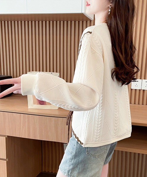 Flugge(フラッジー)の「編みデザインプルオーバー(その他トップス・レディース・アイボリー/ピンク・MEDIUM/LARGE)」の13枚目の写真
