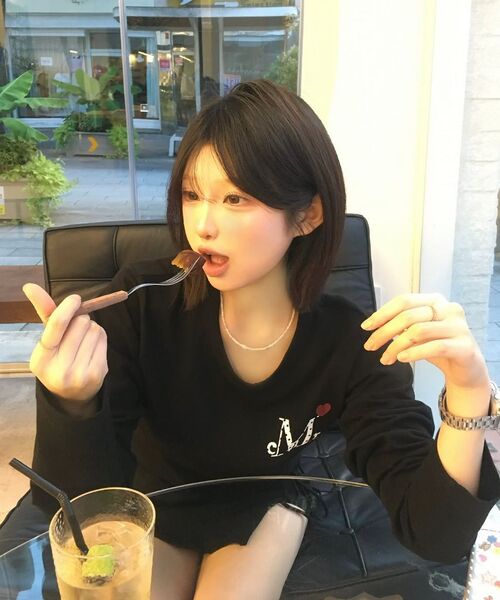 MUCENT(ムセント)の「ラブリッツミニハートロゴ長袖Tシャツ(2カラー)(Tシャツ/カットソー・レディース・ホワイト/ブラック・FREE)」の15枚目の写真