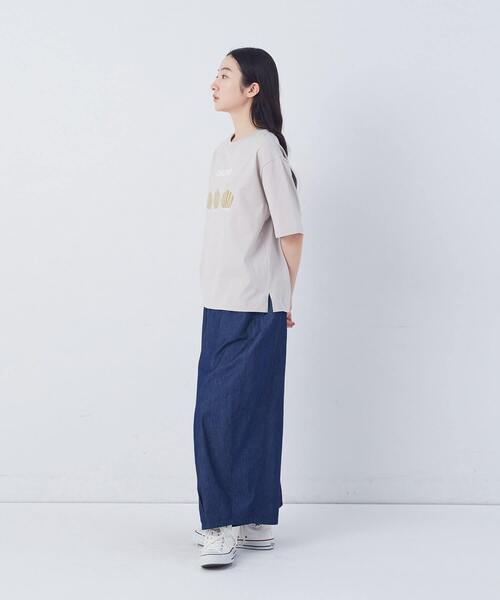 conges payes ADIEU TRISTESSE（コンジェ ペイエ アデュートリステス）の「ベジタブルプリントTシャツ（Tシャツ/カットソー・レディース・オフホワイト/ブラウン/ベージュ・FREE）」の5枚目の写真