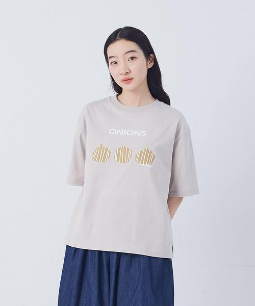 conges payes ADIEU TRISTESSE（コンジェ ペイエ アデュートリステス）の「ベジタブルプリントTシャツ（Tシャツ/カットソー・レディース・オフホワイト/ブラウン/ベージュ・FREE）」の7枚目の写真