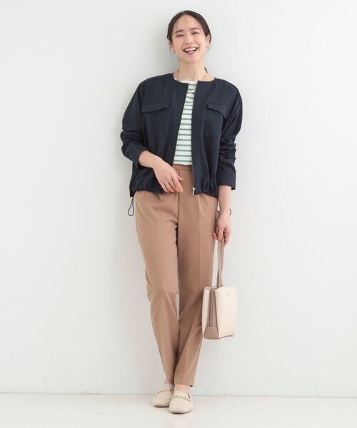 SHOO・LA・RUE（シューラルー）の「【S-LL】サッと羽織れてきれい見え　フラップポケット ノーカラーブルゾン（ブルゾン・レディース・グリーン系/アイボリー/ネイビー・01/02/03/04）」の16枚目の写真