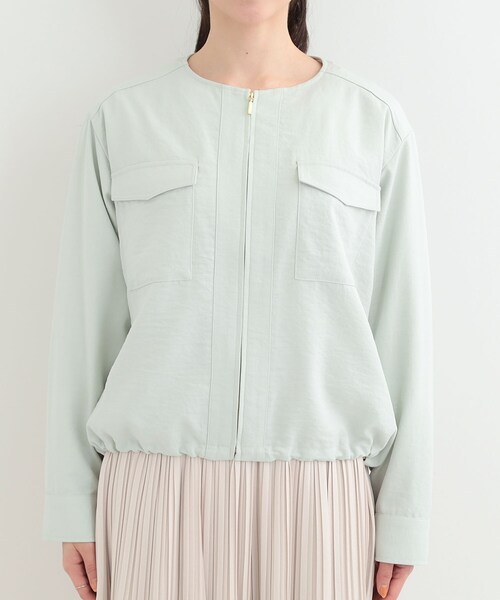 SHOO・LA・RUE（シューラルー）の「【S-LL】サッと羽織れてきれい見え　フラップポケット ノーカラーブルゾン（ブルゾン・レディース・グリーン系/アイボリー/ネイビー・01/02/03/04）」の14枚目の写真