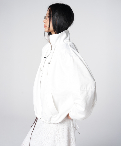 320SHOWROOM(320ショールーム)の「Glossy Shirring String Jacket White(ナイロンジャケット・レディース・ホワイト・FREE)」の2枚目の写真