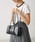 Crisp�i�N���X�v�j�́u2way�i���[�n���h���X�N�G�A�o�b�O�i�V�����_�[�o�b�O�j�v�b�u���b�N