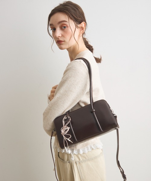 Crisp(クリスプ)の「2wayナローハンドルスクエアバッグ(ショルダーバッグ・レディース・ダークブラウン/ブラック・FREE)」の11枚目の写真