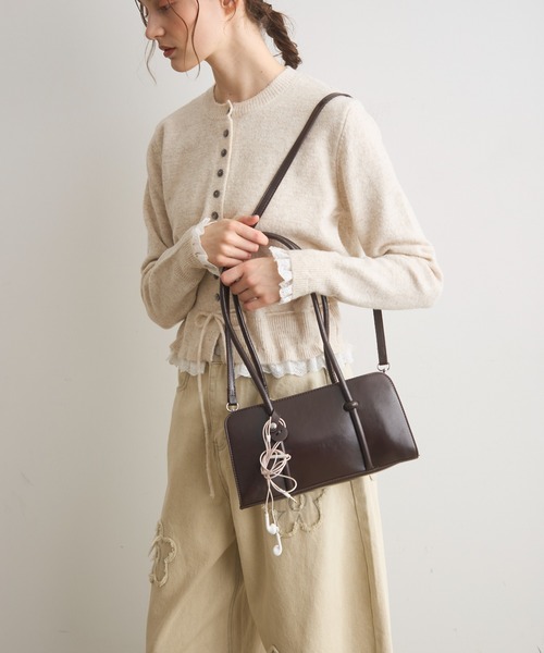 Crisp(クリスプ)の「2wayナローハンドルスクエアバッグ(ショルダーバッグ・レディース・ダークブラウン/ブラック・FREE)」の12枚目の写真