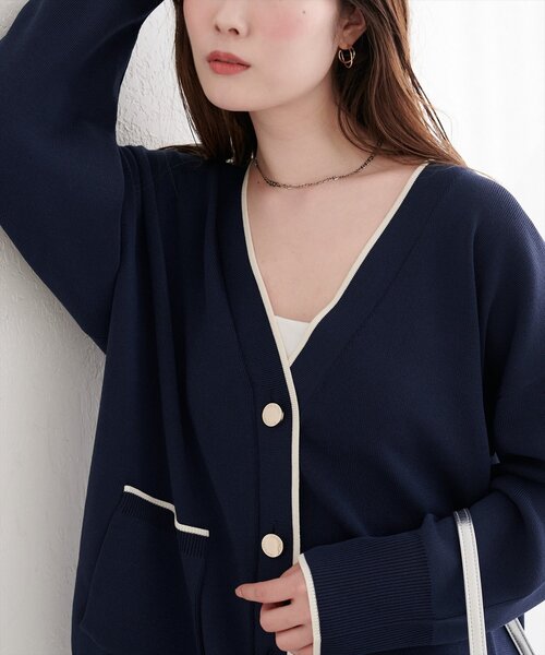 natural couture（ナチュラルクチュール）の「Vネックポケ付きミドルカーディガン（カーディガン/ボレロ・レディース・ネイビー/ラベンダー/ベージュ/オフホワイト・FREE）」の15枚目の写真