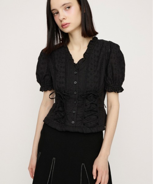 SLY(スライ)の「COTTON LACE LACE UP BL コットンレースレースアップブラウス 春服 夏服(シャツ/ブラウス・レディース・オフホワイト/ライトブルー/ブラック・FREE)」の3枚目の写真